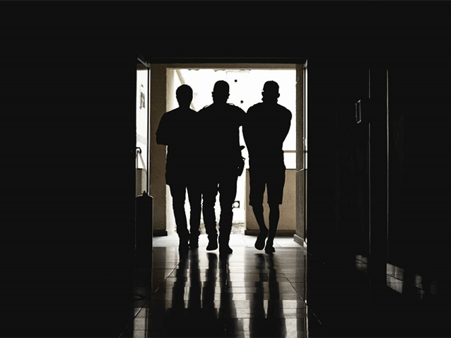 Mera suspeita de delito não autoriza entrada de policiais em casa