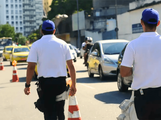 Juiz suspende cálculo de quinquênio que reduziu salário de agentes de trânsito Juiz suspende cálculo de quinquênio que reduziu salário de agentes de trânsito