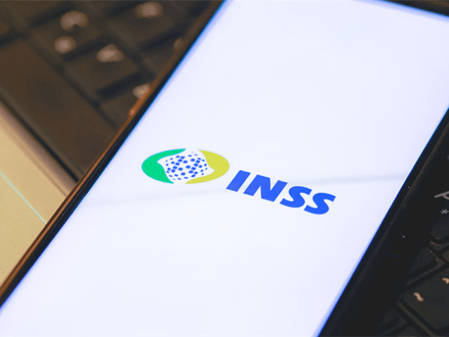 Após demora excessiva, INSS deve revisar tempo de contribuição em 30 dias
