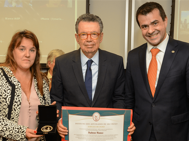 IASP homenageia Rubens Naves por 50 anos de associação à entidade IASP homenageia Rubens Naves por 50 anos de associação à entidade