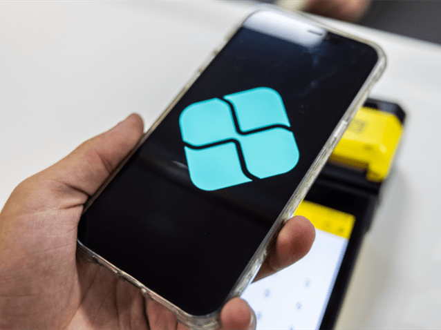 Banco deve indenizar cliente vítima de fraudes por Pix após furto de celular